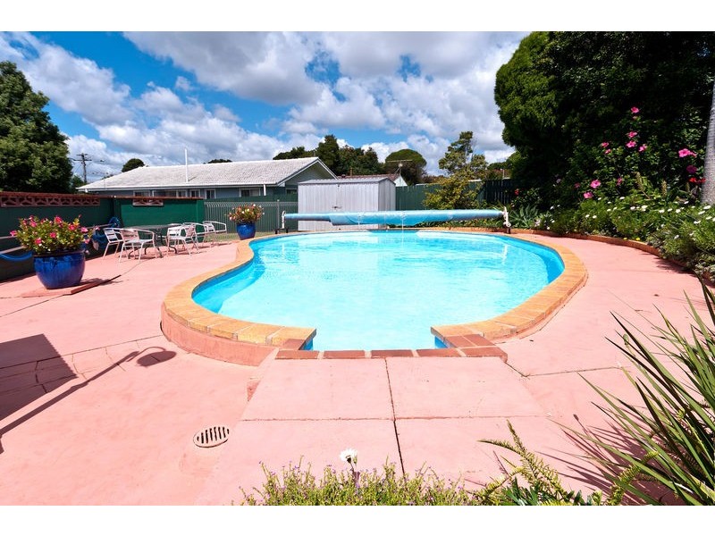 Centenary Heights QLD 4350