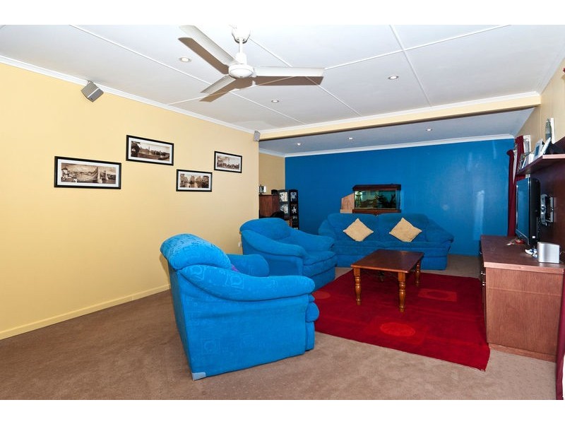 8 Wilma Street, Centenary Heights QLD 4350