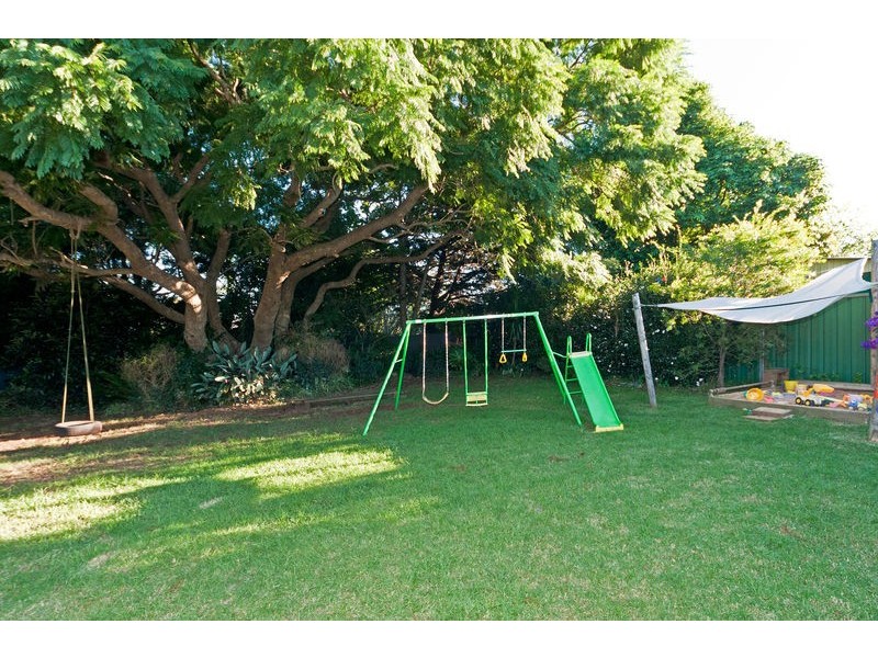 8 Wilma Street, Centenary Heights QLD 4350