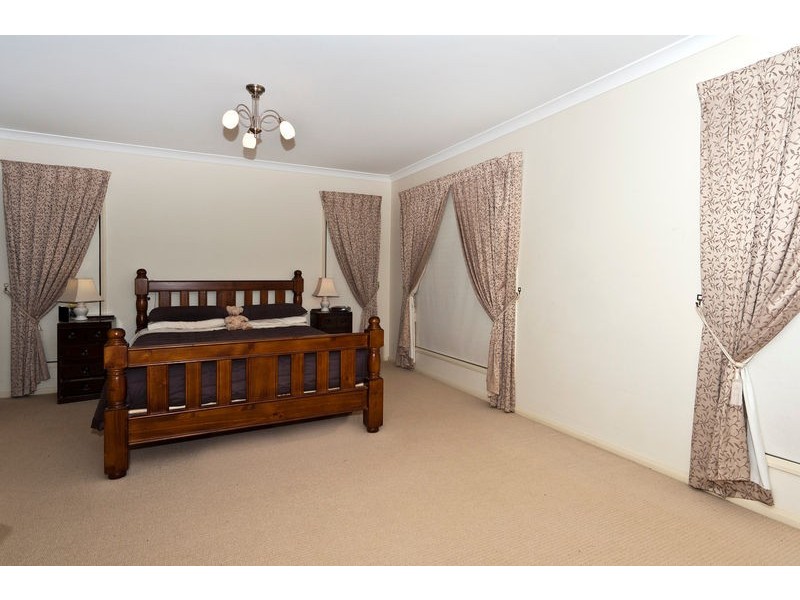 13 Honeyeater Drive, Highfields QLD 4352