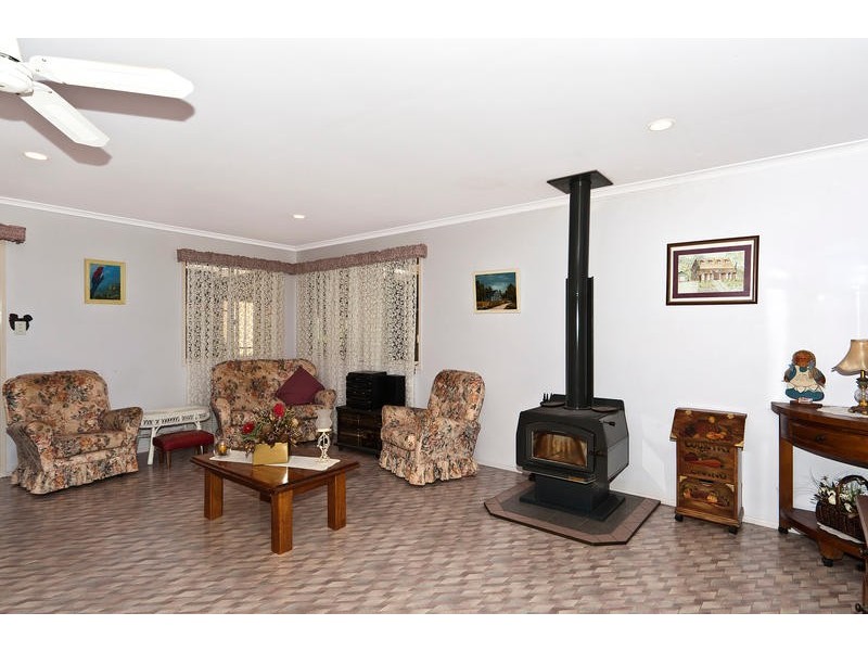 8 Hanna Court, Westbrook QLD 4350