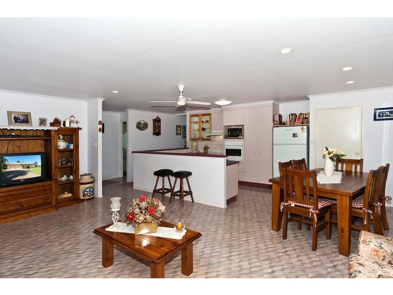 8 Hanna Court, Westbrook QLD 4350