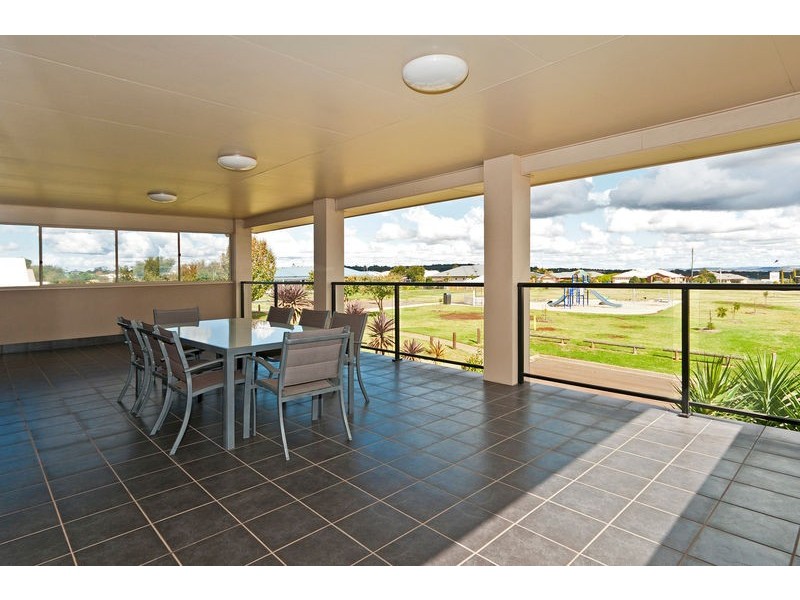 16 Garvan Court, Highfields QLD 4352