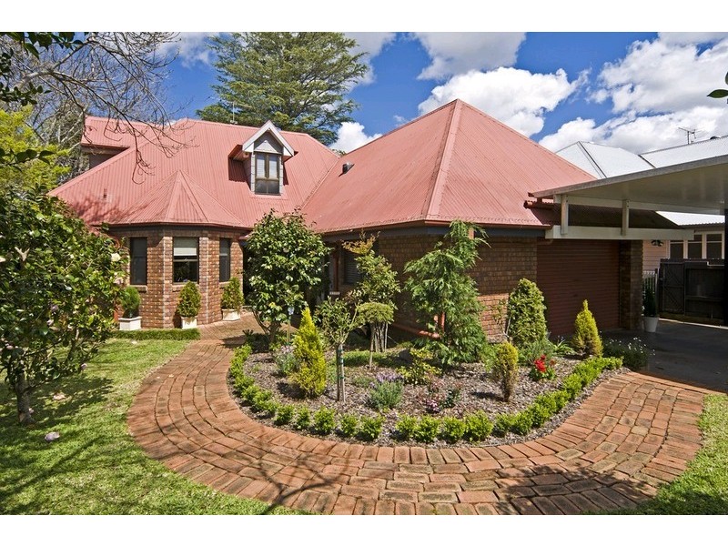 44 Bridge Street, East Toowoomba QLD 4350