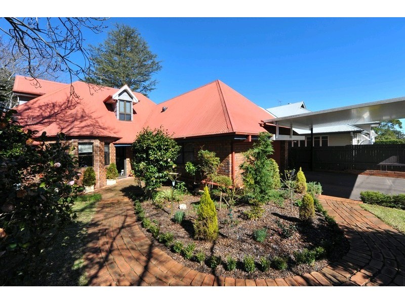 44 Bridge Street, East Toowoomba QLD 4350