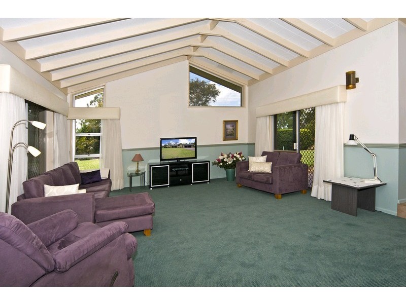 10 Dorge Street, Middle Ridge QLD 4350