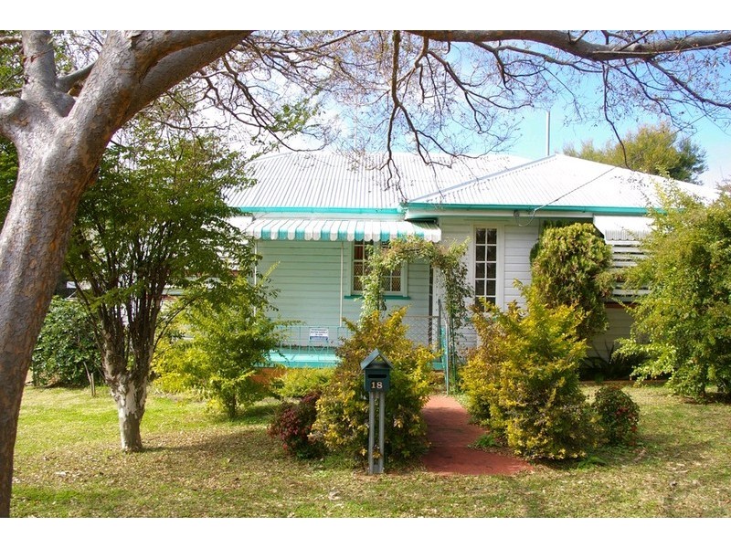 18 Hillside Street, Toowoomba City QLD 4350