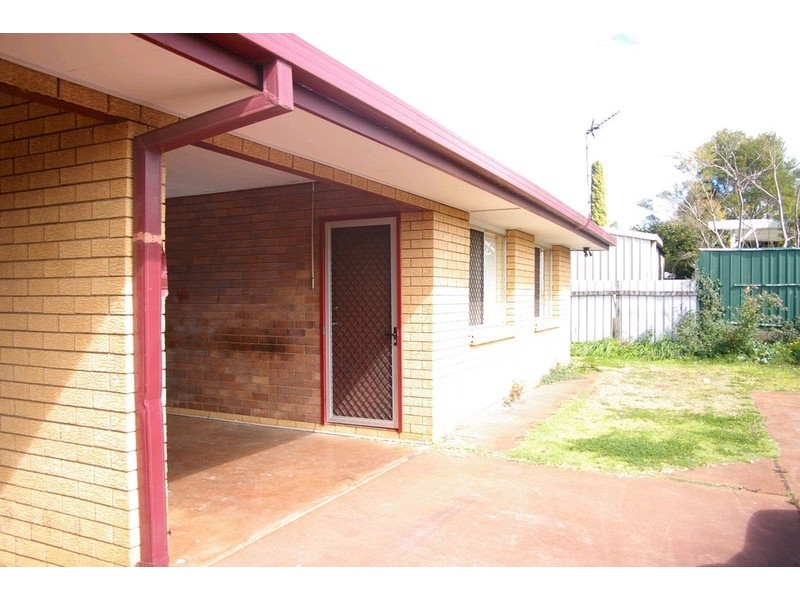 2/31 Hampton Street, Newtown QLD 4350