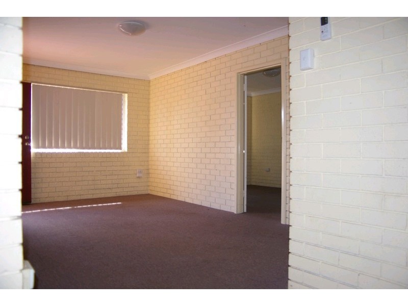 2/31 Hampton Street, Newtown QLD 4350