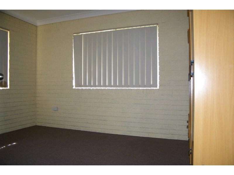 2/31 Hampton Street, Newtown QLD 4350