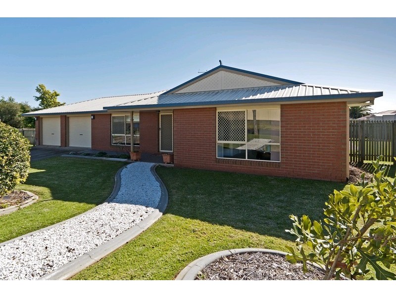 15 Poinsettia Court, Middle Ridge QLD 4350