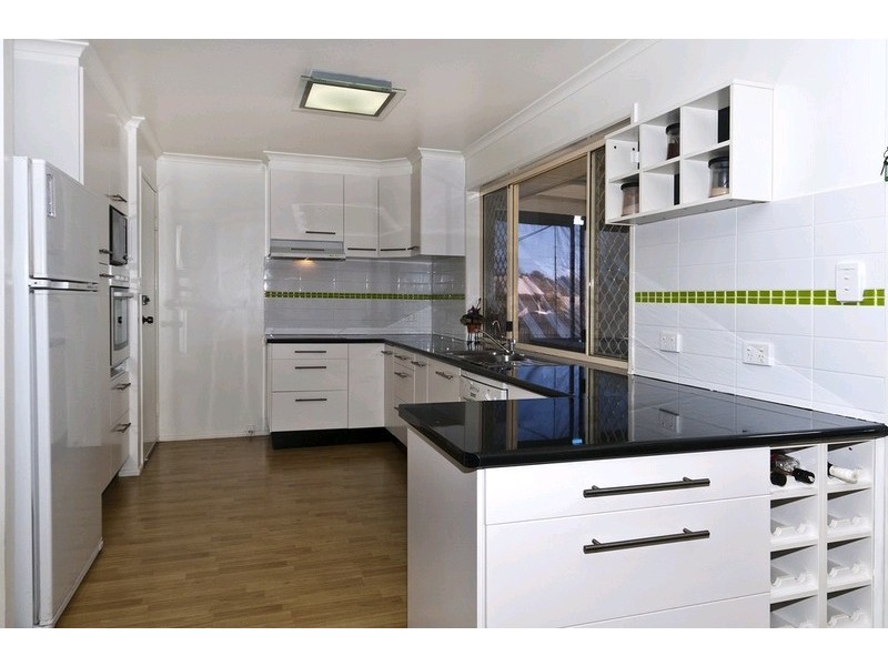 15 Poinsettia Court, Middle Ridge QLD 4350