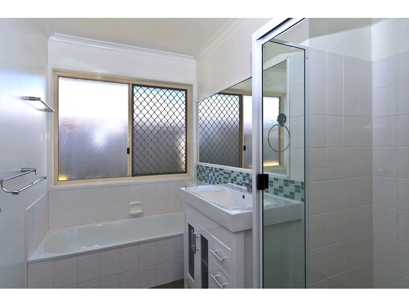 15 Poinsettia Court, Middle Ridge QLD 4350