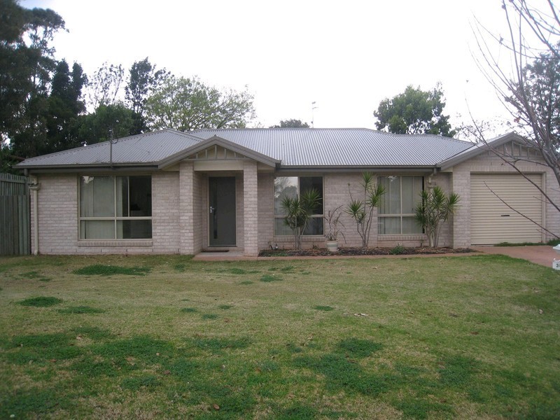 38 Perry Street, Harlaxton QLD 4350