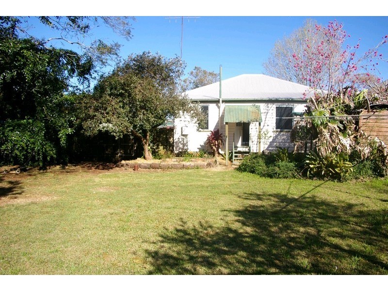 14 Lindsay Street, East Toowoomba QLD 4350