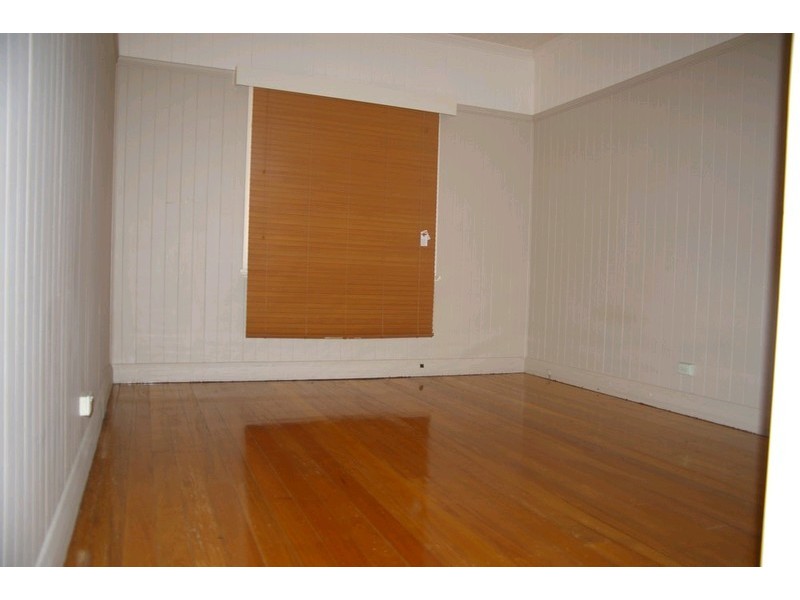 14 Lindsay Street, East Toowoomba QLD 4350