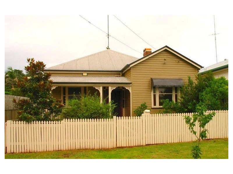 11 Burns Street, Toowoomba City QLD 4350