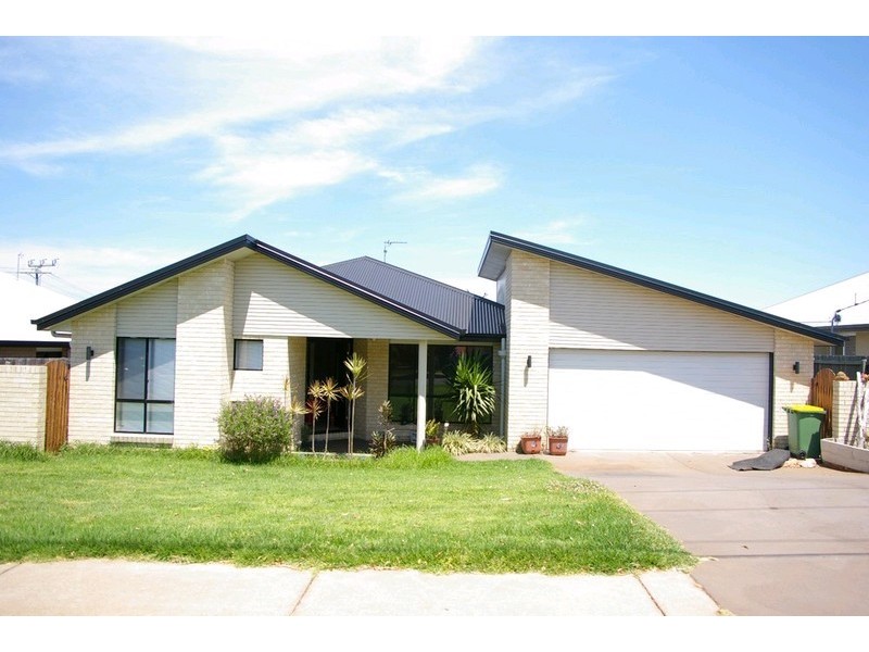 627 Hume Street, Kearneys Spring QLD 4350