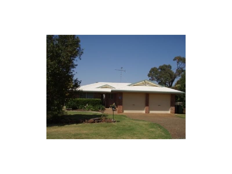 20 Nellie Street, Centenary Heights QLD 4350