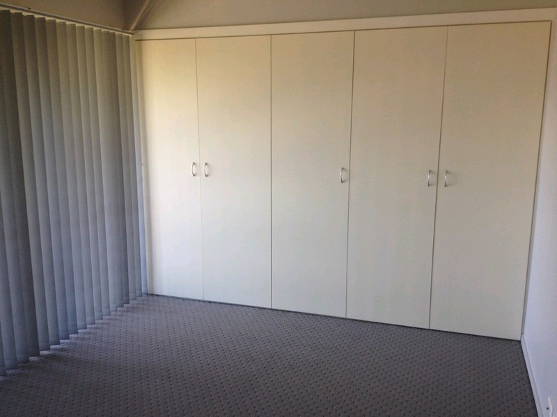 2/2 Benjamin Street, Mount Lofty QLD 4350