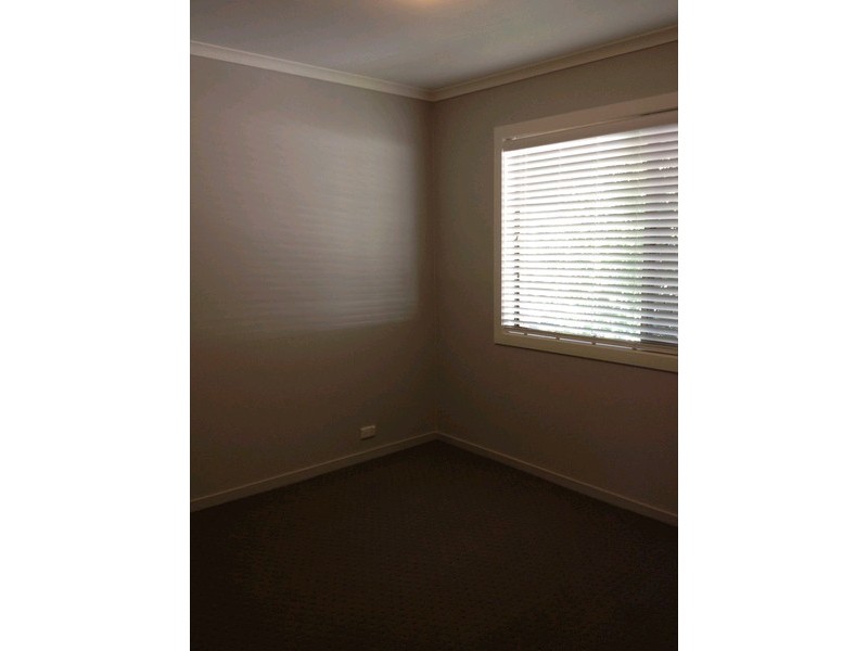 2/2 Benjamin Street, Mount Lofty QLD 4350