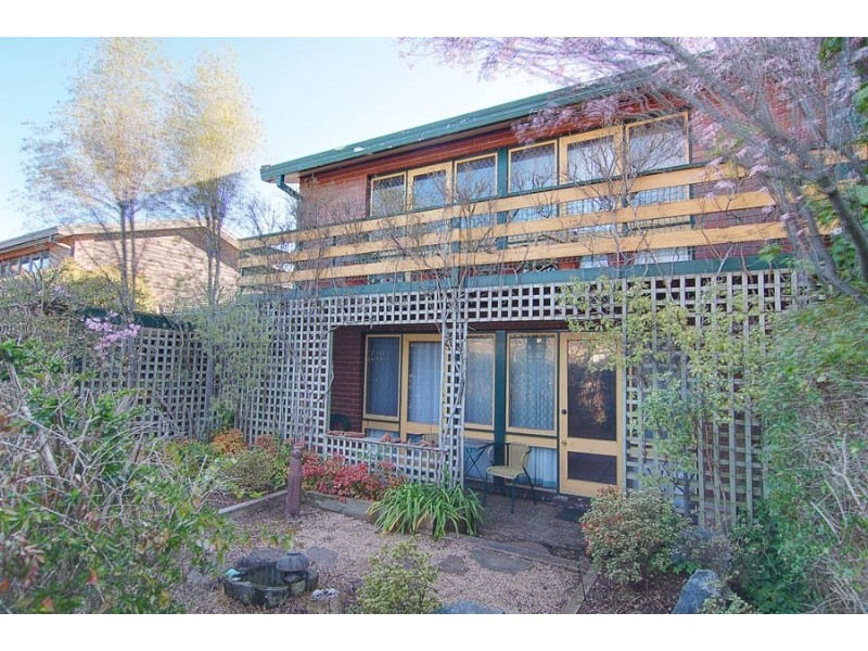 18 Rymill Place, Mawson ACT 2607