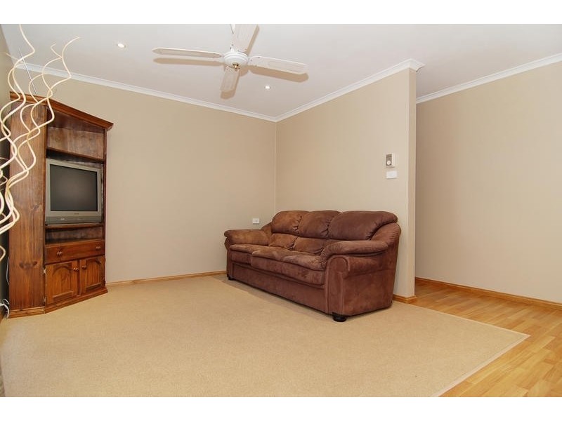 47 Ironbark Crescent, Banks ACT 2906