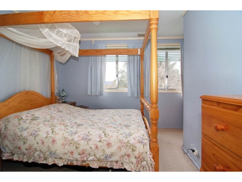 9 Bailes Court, Wanniassa ACT 2903