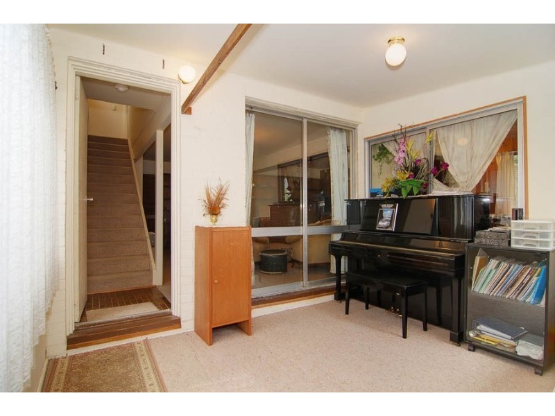 9 Bailes Court, Wanniassa ACT 2903