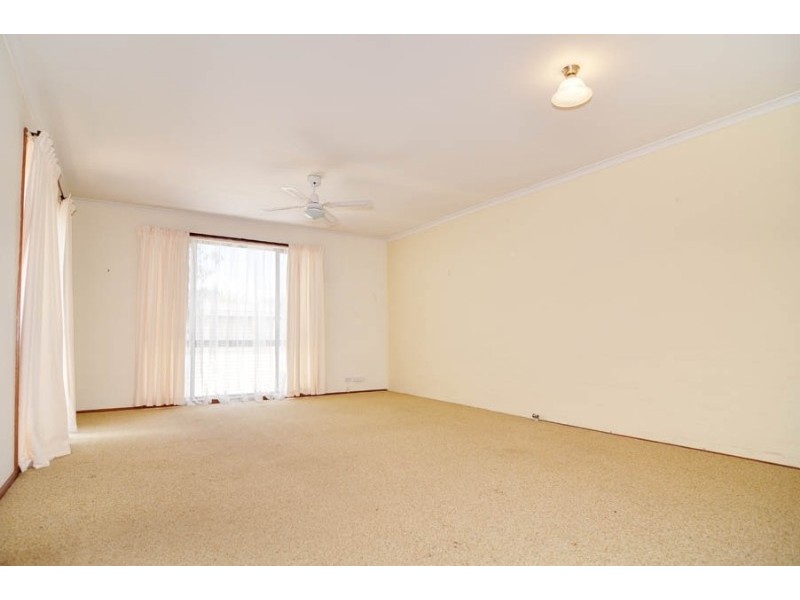 33 Summerville Crescent, Florey ACT 2615