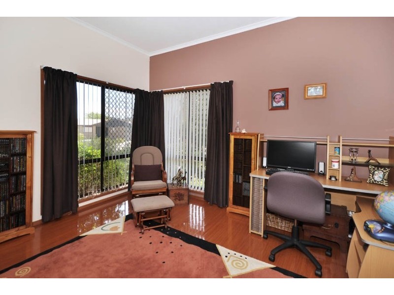 14 Pankhurst Crescent, Gilmore ACT 2905