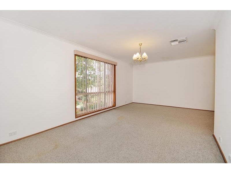 15 Wilhelmi Crescent, Banks ACT 2906