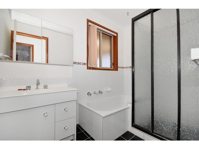 15 Wilhelmi Crescent, Banks ACT 2906