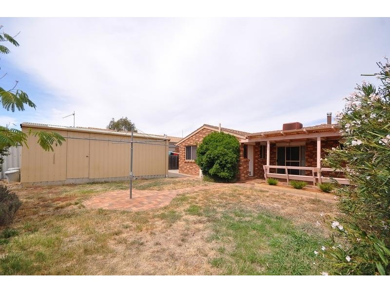 15 Wilhelmi Crescent, Banks ACT 2906