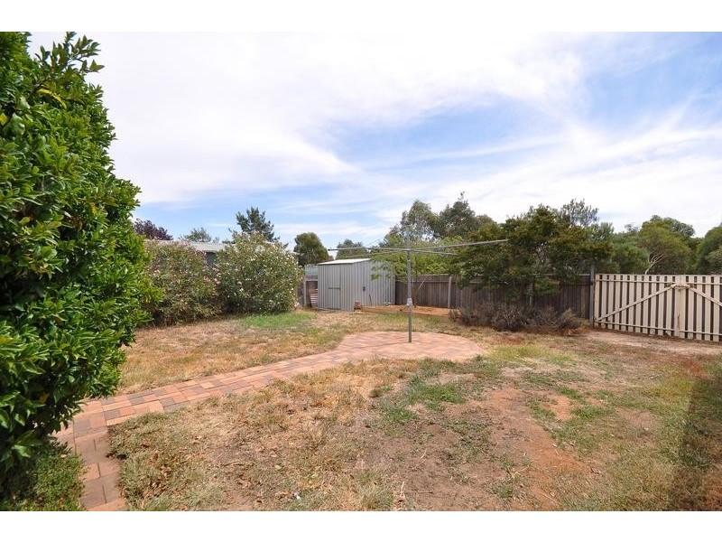 15 Wilhelmi Crescent, Banks ACT 2906