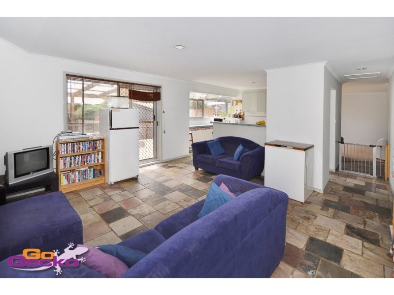 6 Sharman Place, Gordon ACT 2906