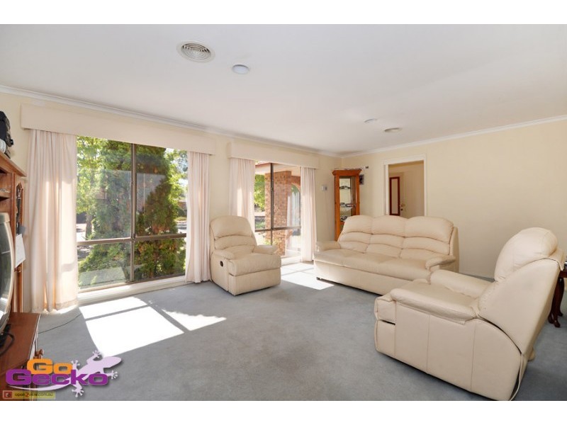 6 Paul Place, Monash ACT 2904