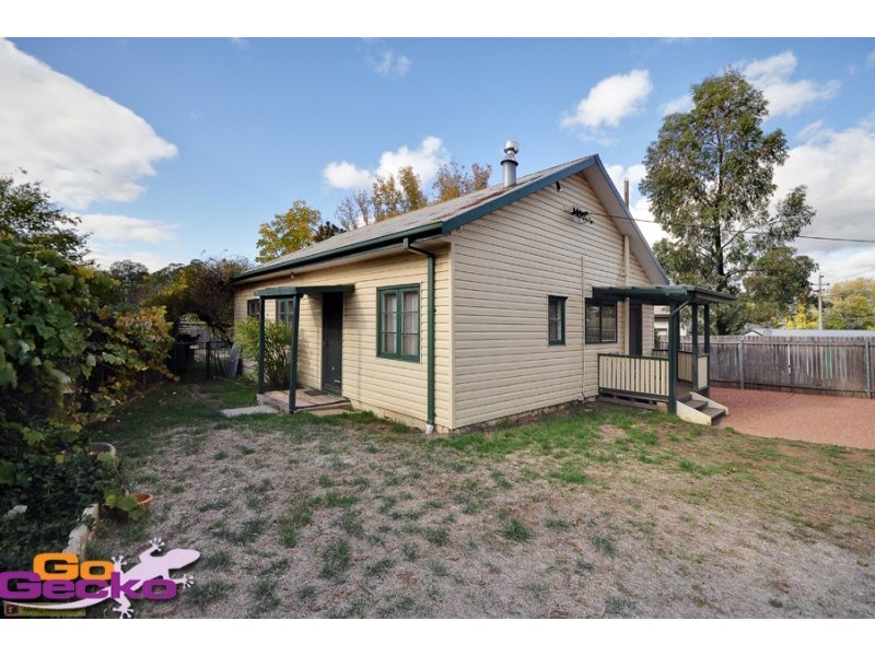 28 Tarana Street, Narrabundah ACT 2604
