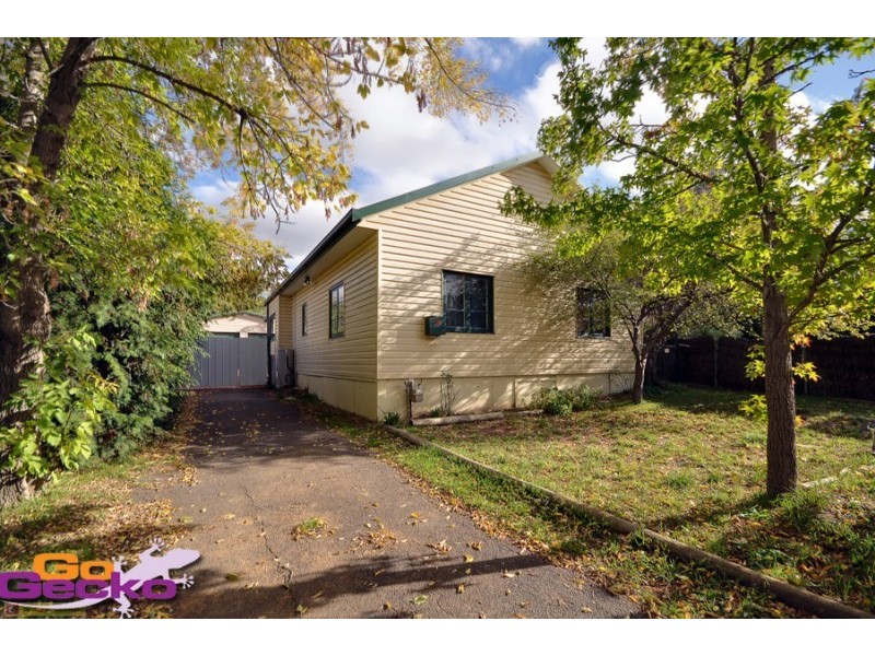 28 Tarana Street, Narrabundah ACT 2604