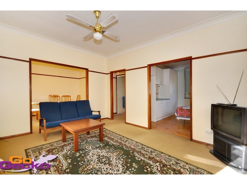 28 Tarana Street, Narrabundah ACT 2604