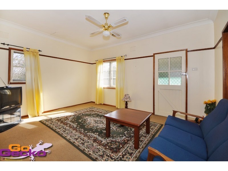 28 Tarana Street, Narrabundah ACT 2604