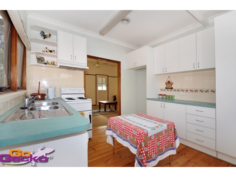 28 Tarana Street, Narrabundah ACT 2604