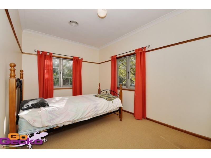 28 Tarana Street, Narrabundah ACT 2604