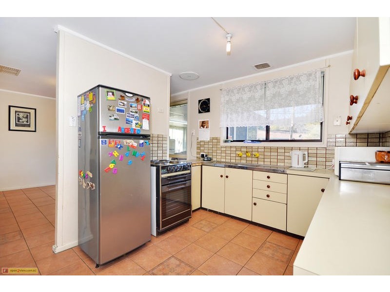 8 Foord Place, Kambah ACT 2902