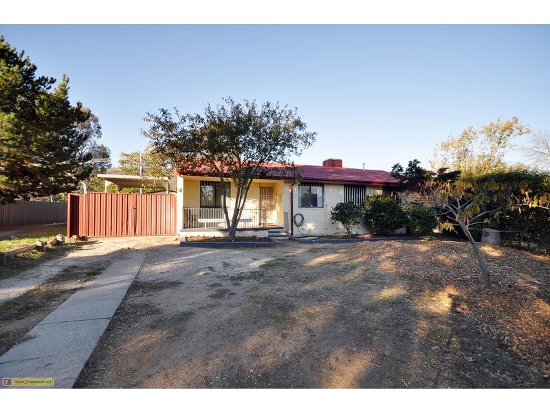 8 Foord Place, Kambah ACT 2902