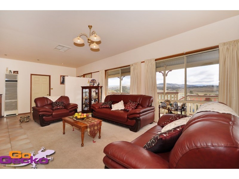 8 Callaway Crescent, Gordon ACT 2906