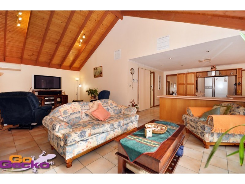 8 Callaway Crescent, Gordon ACT 2906