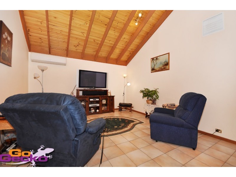 8 Callaway Crescent, Gordon ACT 2906