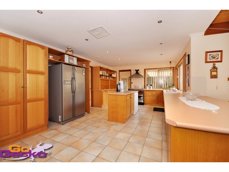 8 Callaway Crescent, Gordon ACT 2906