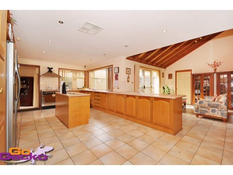 8 Callaway Crescent, Gordon ACT 2906